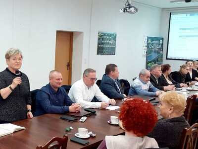 XXVII sesja Rady Gminy Bytnica - 20 grudnia 2022 r. Przemawia Anna Chinalska - Przewodnicząca Komisji Zdrowia, Rodziny i Spraw Społecznych.