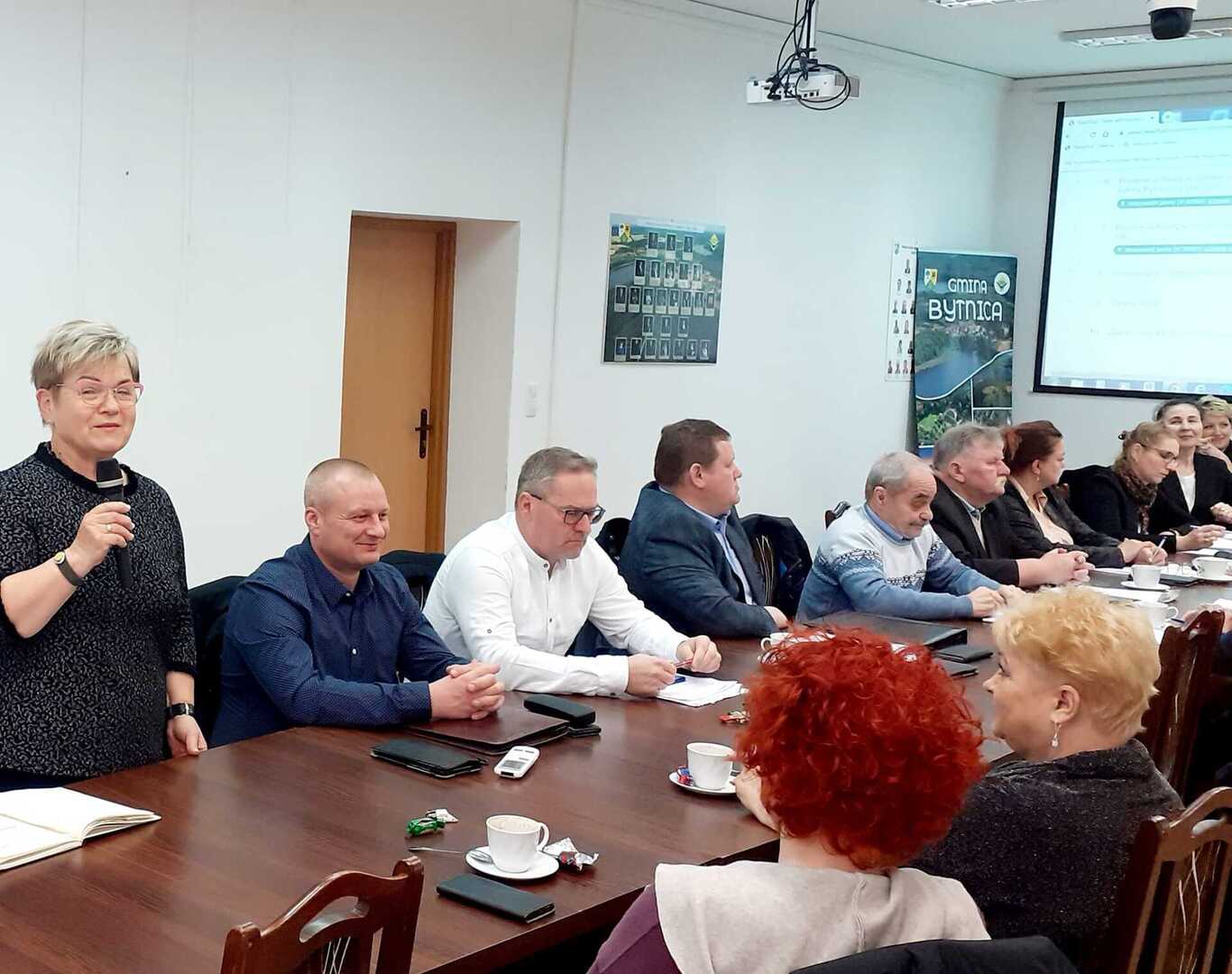 XXVII sesja Rady Gminy Bytnica - 20 grudnia 2022 r. Przemawia Anna Chinalska - Przewodnicząca Komisji Zdrowia, Rodziny i Spraw Społecznych.