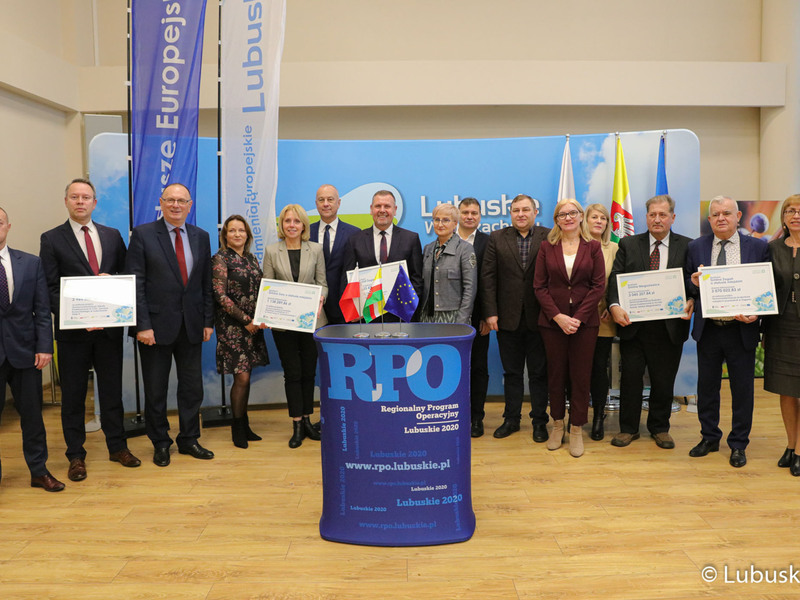 Kolejne umowy na termomodernizację placówek oświatowych podpisane