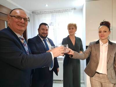 Dobre wiadomości dla mieszkańców gminy Drezdenko. Marzenin zyskał blisko 1 km nowej drogi, a mieszkańcy Karwina bardzo dobrej jakości wodę z wodociągu.
