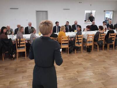 Dobre wiadomości dla mieszkańców gminy Drezdenko. Marzenin zyskał blisko 1 km nowej drogi, a mieszkańcy Karwina bardzo dobrej jakości wodę z wodociągu.