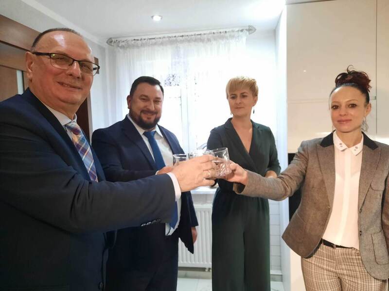 Dobre wiadomości dla mieszkańców gminy Drezdenko. Marzenin zyskał blisko 1 km nowej drogi, a mieszkańcy Karwina bardzo dobrej jakości wodę z wodociągu.