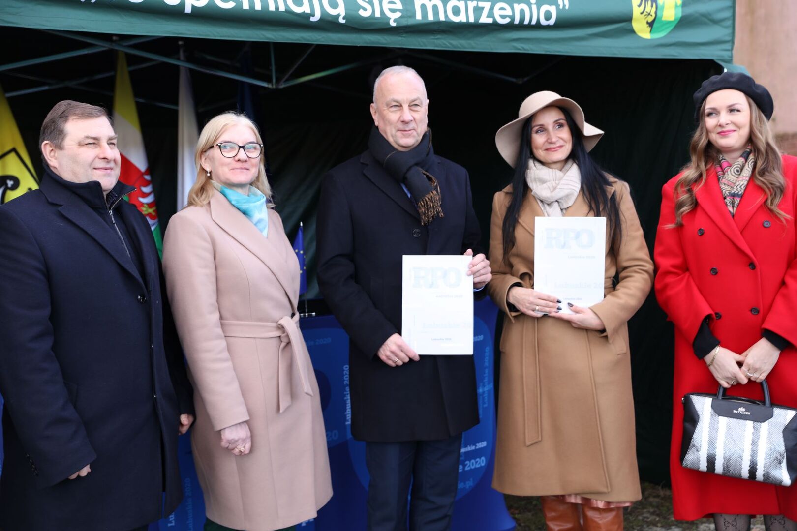Lipiny, 12 stycznia 2023 r. Uroczyste podpisanie umowy na realizację projektu „Wsparcie kapitału przyrodniczego regionu poprzez udostępnianie zasobów przyrodniczych w Gminie Nowa Sól” w ramach RPO-L2020