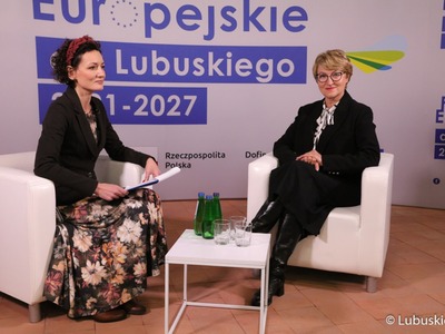 Marszałek Elżbieta Anna Polak w studiu plenerowym Lubuskiego Centrum Informacyjnego w Bytomiu Odrz. Rozmowę przeprowadziła Iwona Kusiak.