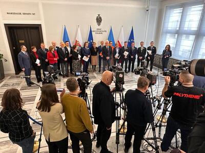 W poniedziałek, 30 stycznia 2023 r. w Senacie RP przedstawiciele Ruchu Samorządowego TAK! Dla Polski oraz Senatu RP przedstawili postulaty samorządowe do Ustawy z dnia 13 stycznia 2023 r. o zmianie Ustawy o Sądzie Najwyższym.

