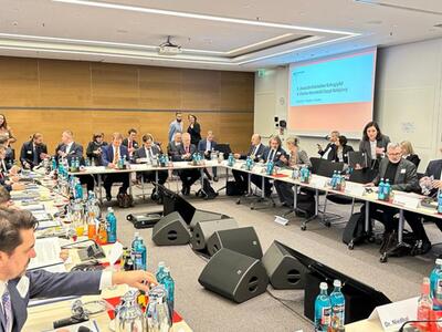 Uczestnicy V. Polsko-Niemieckiego Szczytu Kolejowego w ośrodku szkoleniowym Deutsche Bahn Akademie w Poczdamie.