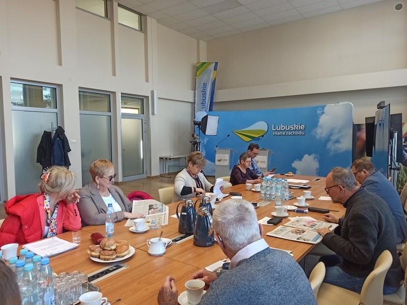 Uczestnicy posiedzenia Komisji Kultury, Edukacji, Sportu i Turystyki - 16 lutego 2023 r.