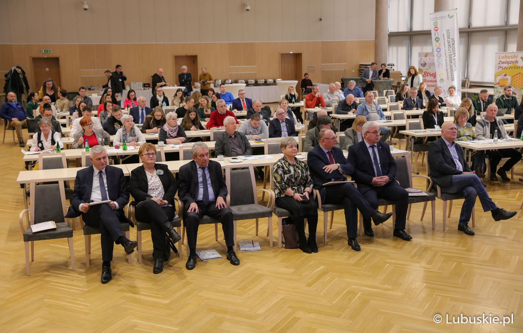 Uczestnicy Forum Producentów Produktów Regionalnych w Sali Kolumnowej Urzędu Marszałkowskiego Województwa Lubuskiego w Zielonej Górze 
