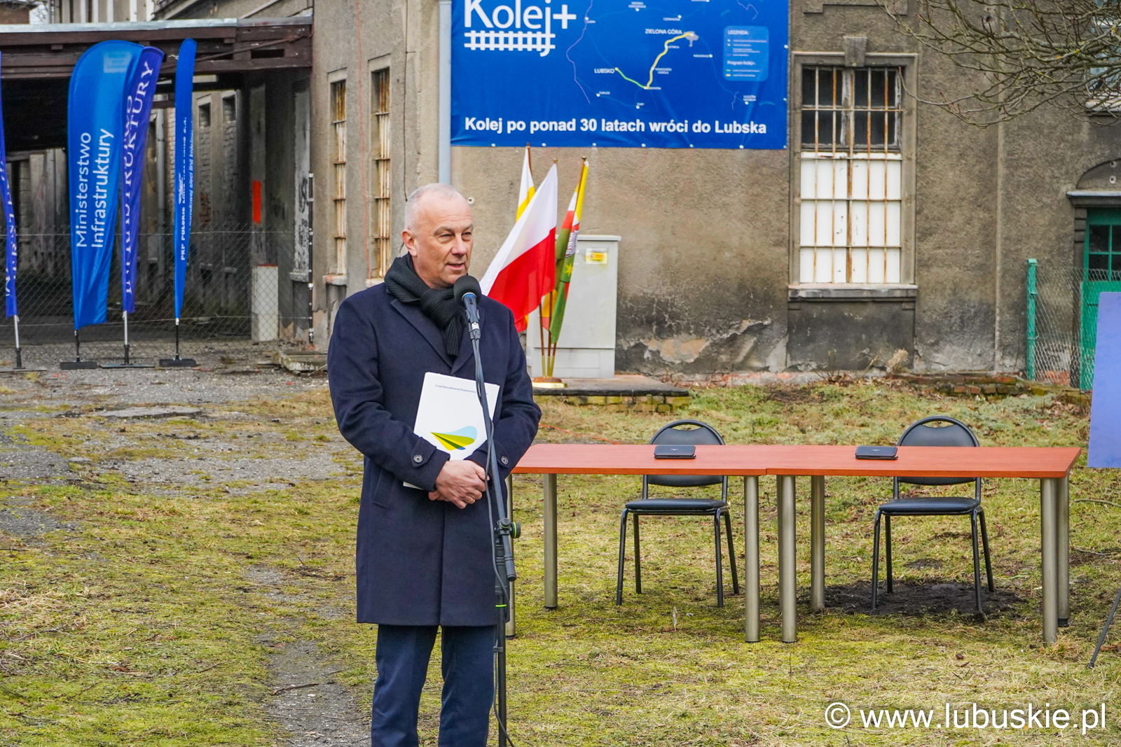 Marcin Jabłoński, członek Zarządu Województwa Lubuskiego, podpisał umowę w imieniu województwa lubuskiego 