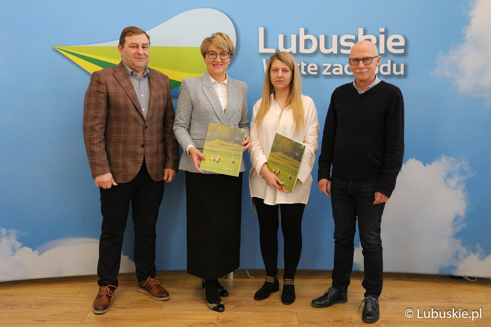 Marszałek Elżbieta Anna Polak podczas czwartkowej (23 lutego 2023 r.) konferencji prasowej zaznaczyła, że festiwal to prawdziwa marka regionu, zwłaszcza, że wydarzenie to od początku, czyli od 1969 roku funkcjonuje jako Lubuskie Lato Filmowe