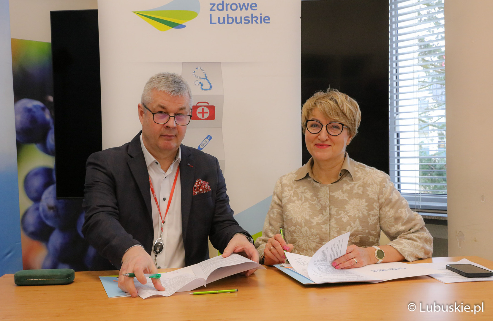Marszałek Elżbieta Anna Polak i prezes Szpitala Uniwersyteckiego w Zielonej Górze Marek Działoszyński