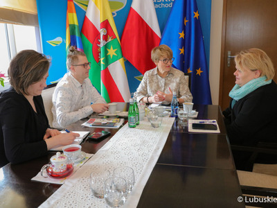 Spotkanie marszałek Elżbiety Anny Polak z przedstawicielami Instytutu Równości