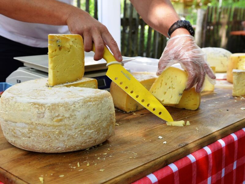 Sery to jeden z produktów regionalnych, których producentów znajdziecie z Nawigatorem Lubuskim w powiecie nowosolskim