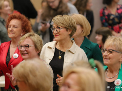 Dzień Kobiet w Urzędzie Marszałkowskim Województwa Lubuskiego. Na zdjęciu marszałkini Elżbieta Anna Polak.