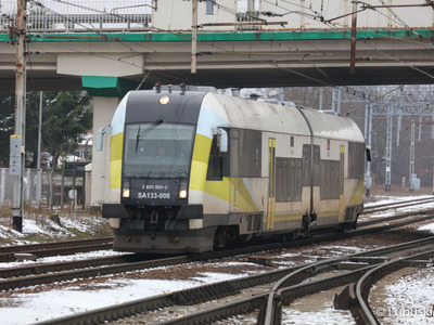 Szynobus wjeżdża na dworzec PKP w Zielonej Górze