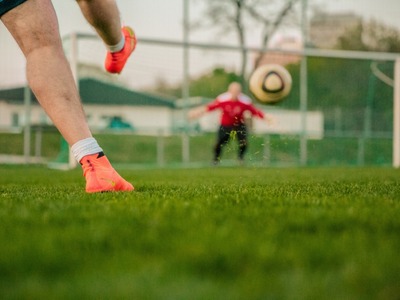 Samorząd województwa lubuskiego przeznaczył 0,5 mln zł na program nawodnienia boisk sportowych oraz budowę trybun