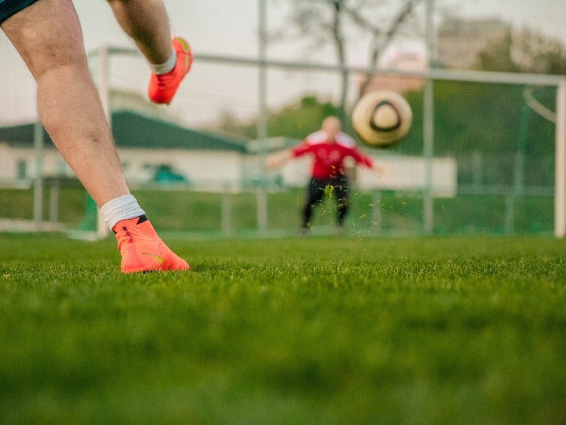 Samorząd województwa lubuskiego przeznaczył 0,5 mln zł na program nawodnienia boisk sportowych oraz budowę trybun