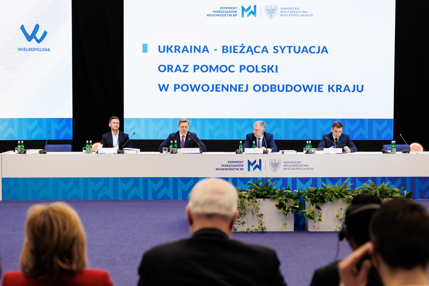 Konwent Marszałków Województw RP w Poznaniu rozpoczął się od panelu dotyczącego bieżącej sytuacji w Ukrainie oraz powojennej odbudowie kraju. 