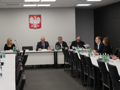 Członkowie Wojewódzkiej Rady Dialogu Społecznego w województwie lubuskim wraz z zaproszonymi gośćmi.