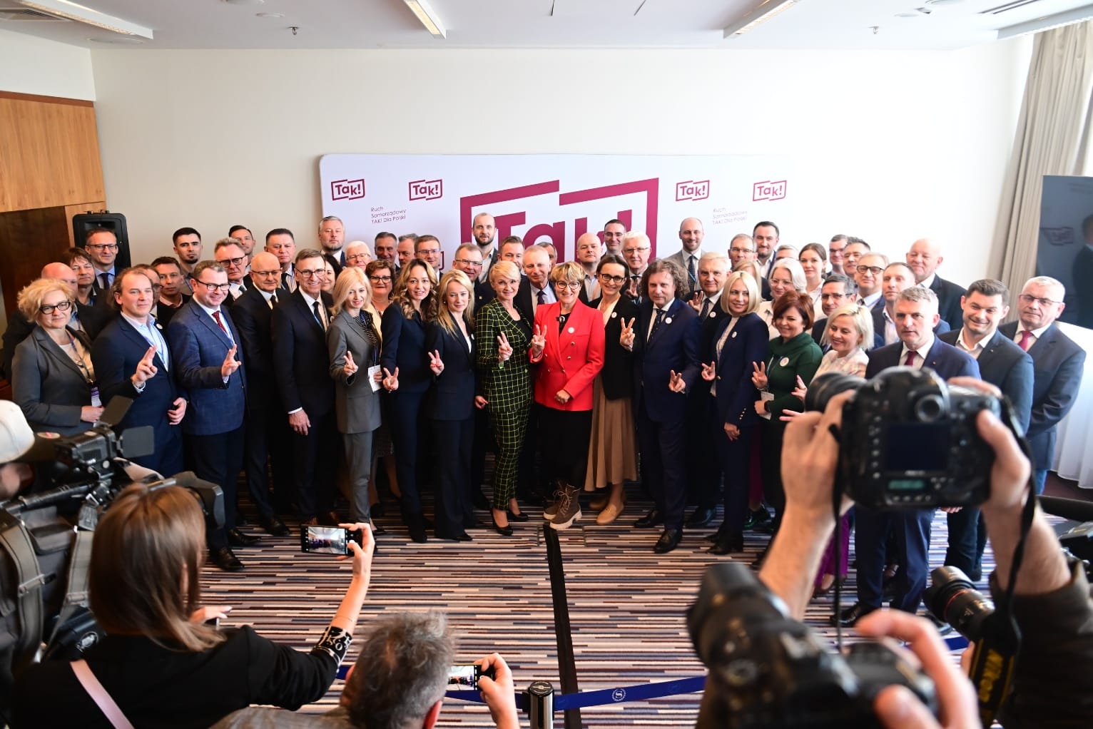 4 kwietnia 2023 r. Ruch Samorządowy Tak! Dla Polski (tworzy go 700 samorządowców reprezentujących ponad 22 mln Polaków) zorganizował w Sopocie konferencję prasową pod tytułem „Polityka PiS przyczyną problemów wspólnot lokalnych. Samorządowcy biją na alarm”