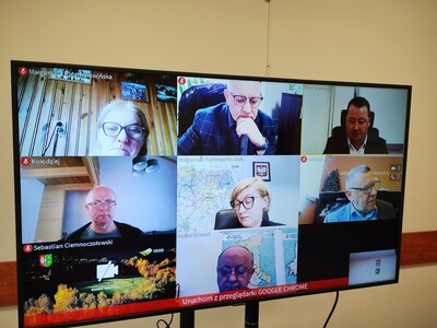 Członkowie Komisji i goście w trakcie posiedzenia Komisji Rolnictwa i Ochrony Środowiska - 13 kwietnia 2023 r.
