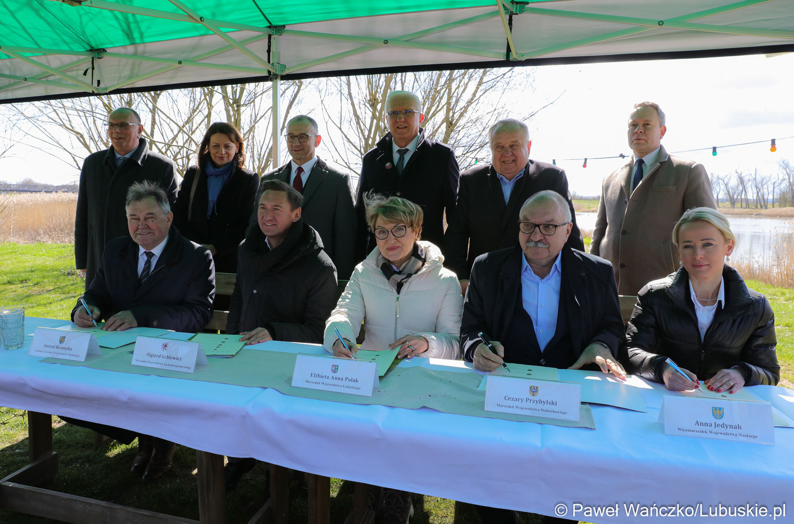 W środę, 5 kwietnia 2023 r. w Przystani nad Odrą w Cigacicach w gminie Sulechów, przedstawiciele pięciu nadodrzańskich województw podpisali 