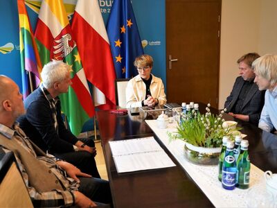 14 kwietnia 2023 r. marszałek województwa lubuskiego Elżbieta Anna Polak spotkała się z aktywistami, którzy chcą powołać fundację pod hasłem „Odra – źródło kultury”: Arturem Bakosiem, Krzysztofem Fedorowiczem, Piotrem Włochem i Tomaszem Włochem
