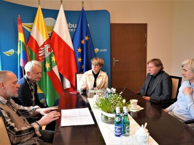14 kwietnia 2023 r. marszałek województwa lubuskiego Elżbieta Anna Polak spotkała się z aktywistami, którzy chcą powołać fundację pod hasłem „Odra – źródło kultury”: Arturem Bakosiem, Krzysztofem Fedorowiczem, Piotrem Włochem i Tomaszem Włochem