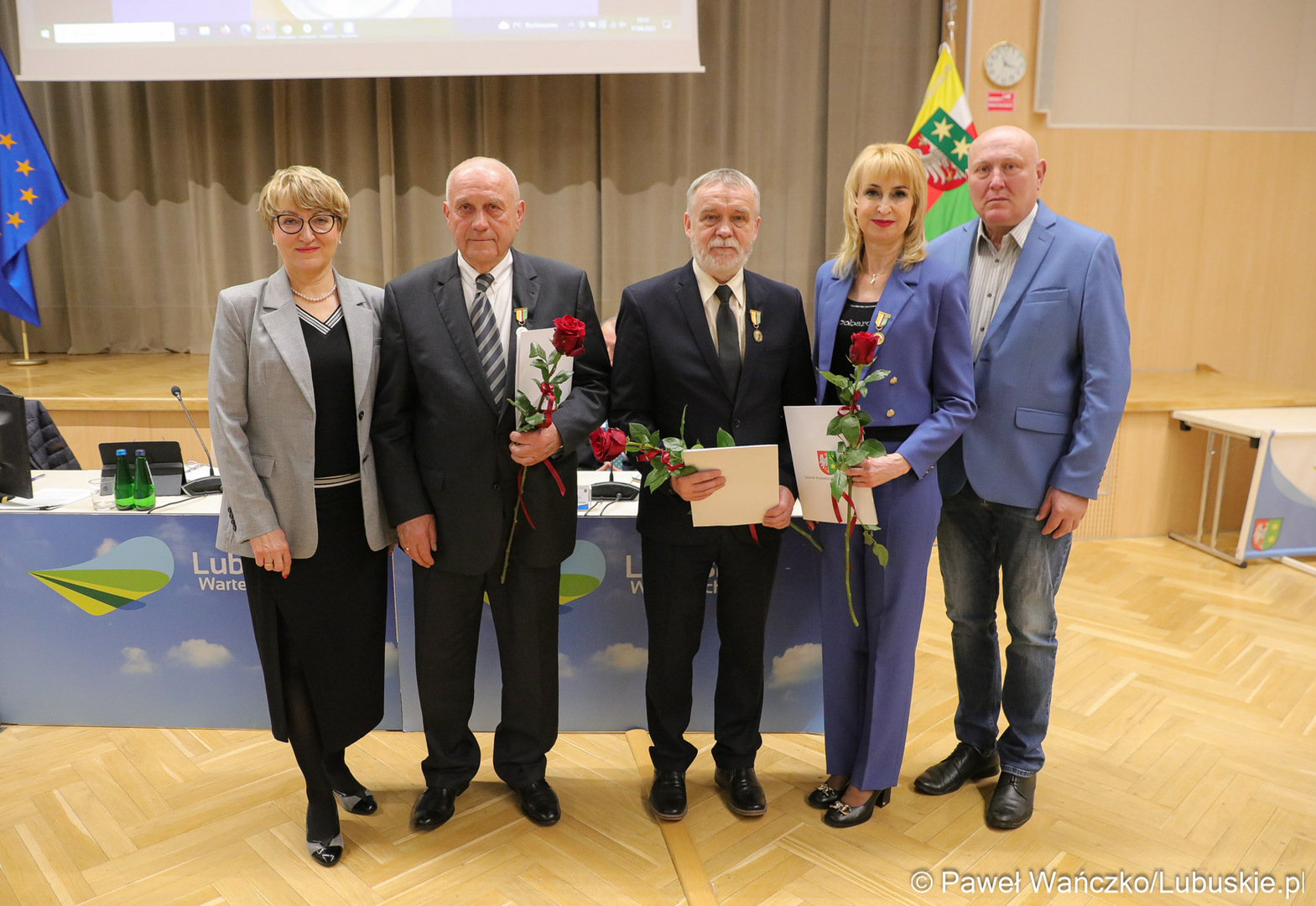 Podczas sesji Sejmiku - 17 kwietnia 2023 r. - wręczono 