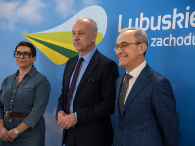 19 kwietnia 2023 r. na konferencji prasowej w Biurze Zamiejscowym UMWL w Gorzowie Wlkp. członek zarządu województwa lubuskiego Marcin Jabłoński poinformował o gotowości realizacji kolejowego projektu we współpracy z samorządami 