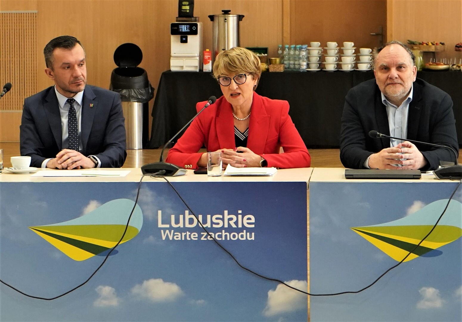 Lubuskie Forum Innowacji w Zielonej Górze: marszałek województwa lubuskiego Elżbieta Anna Polak, dr Jerzy Tutaj z Politechniki Wrocławskiej, zastępca dyrektora Departamentu Rozwoju i Innowacji UMWL Łukasz Pabierowski