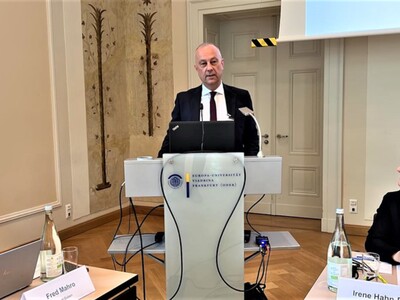24 kwietnia 2023 r. Konferencja polsko - niemieckich dwumiast i gmin przygranicznych na Uniwersytecie Europejskim Viadrina we Frankfurcie nad Odrą