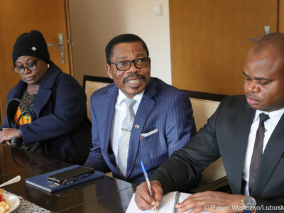 28 kwietnia 2023 r. ambasador Federalnej Republiki Nigerii Christian Onuoha Ugwu złożył wizytę marszałek województwa lubuskiego Elżbiecie Annie Polak