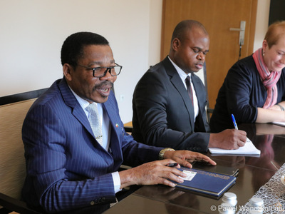 28 kwietnia 2023 r. ambasador Federalnej Republiki Nigerii Christian Onuoha Ugwu złożył wizytę marszałek województwa lubuskiego Elżbiecie Annie Polak