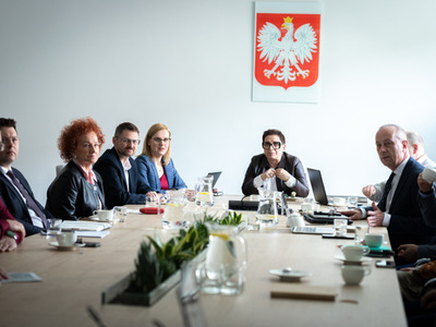 W piątek 28 kwietnia 2023 r. Marcin Jabłoński, członek Zarządu Województwa Lubuskiego, spotkał się z samorządowcami z północy regionu lubuskiego. Tematem rozmów był projekt remontu linii kolejowej nr 363 na odcinku Skwierzyna - Międzychód.
