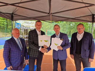 Programy Lubuska Baza Sportowa i Lubuska Baza Turystyczna zmieniają oblicze naszego regionu - uroczyste podpisanie umów w Trzcielu