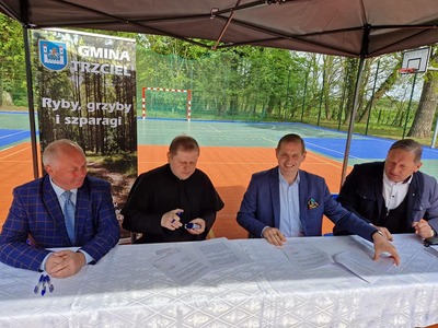 Programy Lubuska Baza Sportowa i Lubuska Baza Turystyczna zmieniają oblicze naszego regionu - uroczyste podpisanie umów w Trzcielu