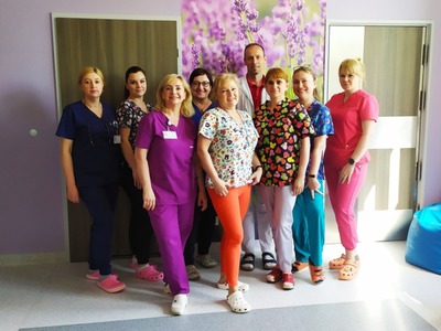 Część personelu położniczego na Klinicznym Oddziale Położniczo-Ginekologicznym Centrum Zdrowia Matki i Dziecka