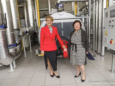 Marszałek Elżbieta Anna Polak i dyrektor szpitala Bożena Osińska