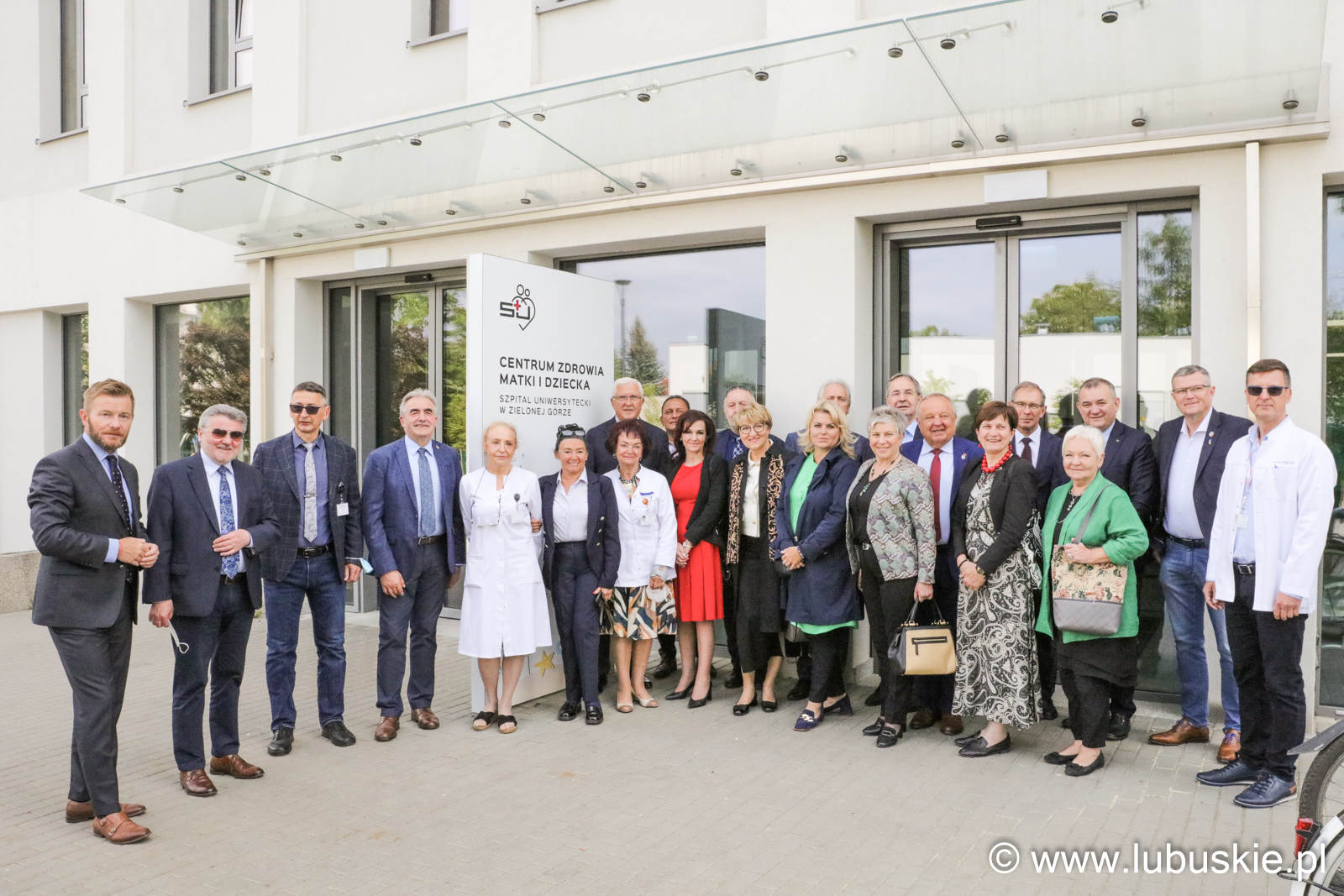 W czwartek i piątek 25 i 26 maja 2023 r. w Lubuskiem odbywają się wyjazdowe posiedzenia komisji senackich. W czwartek senatorowie RP zwiedzili też Centrum Zdrowia Matki i Dziecka. 