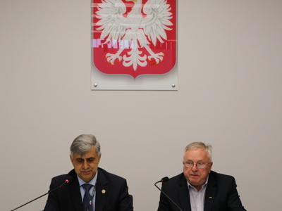 Z lewej  - Dyrektor Generalny Lubuskiego Urzędu Wojewódzkiego z prawej - Wiceprzewodniczący WRDS