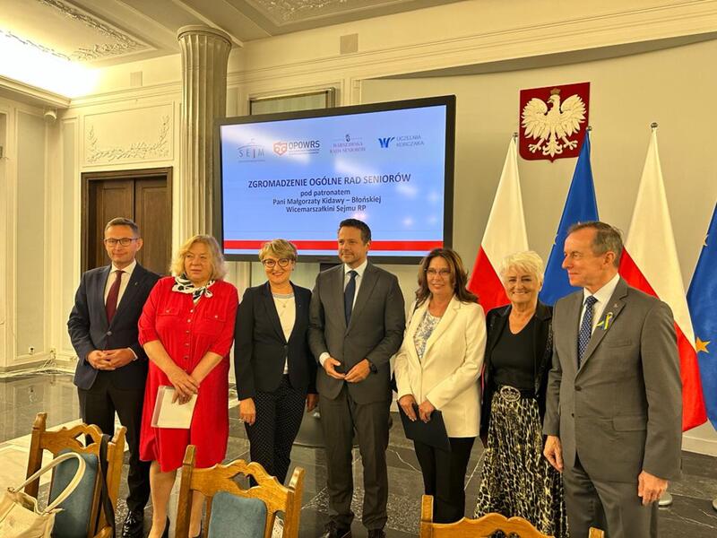W poniedziałek 12 czerwca 2023 r. w Sali Kolumnowej Sejmu RP rozmawiano o sile, potencjale, potrzebach i problemach seniorów. O lubuskich działania na rzecz osób starszych mówiła lubuska marszałek Elżbieta Anna Polak. 