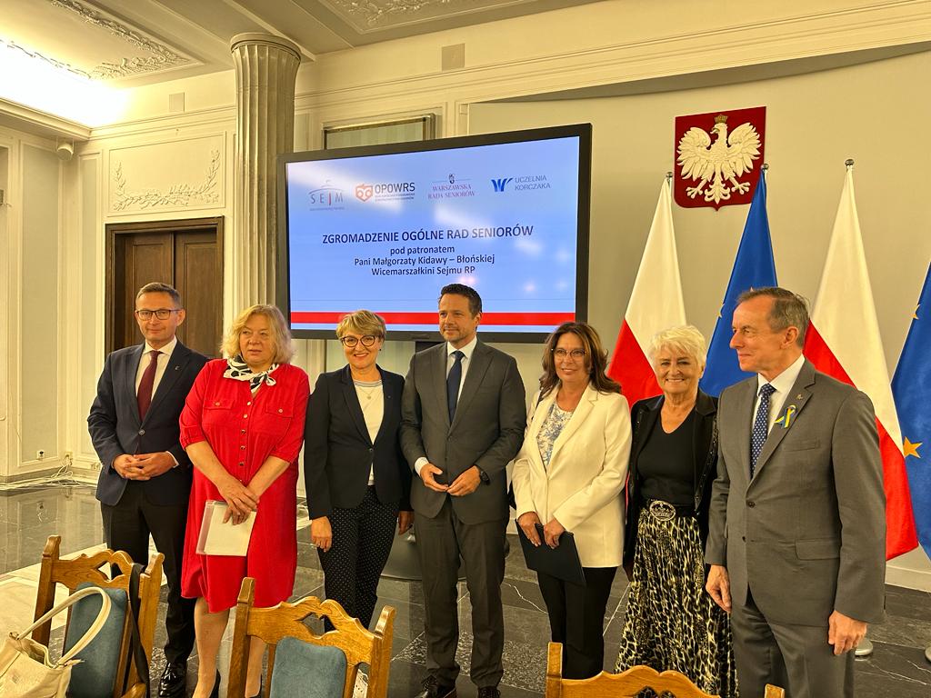 W poniedziałek 12 czerwca 2023 r. w Sali Kolumnowej Sejmu RP rozmawiano o sile, potencjale, potrzebach i problemach seniorów. O lubuskich działania na rzecz osób starszych mówiła lubuska marszałek Elżbieta Anna Polak.