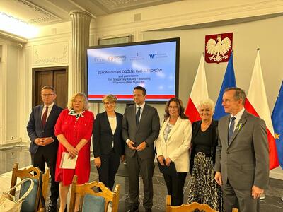 W poniedziałek 12 czerwca 2023 r. w Sali Kolumnowej Sejmu RP rozmawiano o sile, potencjale, potrzebach i problemach seniorów. O lubuskich działania na rzecz osób starszych mówiła lubuska marszałek Elżbieta Anna Polak.