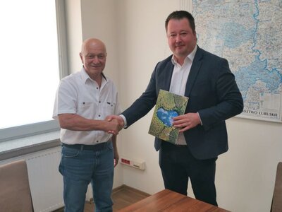 Pół miliona  na wsparcie pszczelarzy – podpisanie umów  