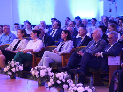 Władze UZ  i goście uroczystości 