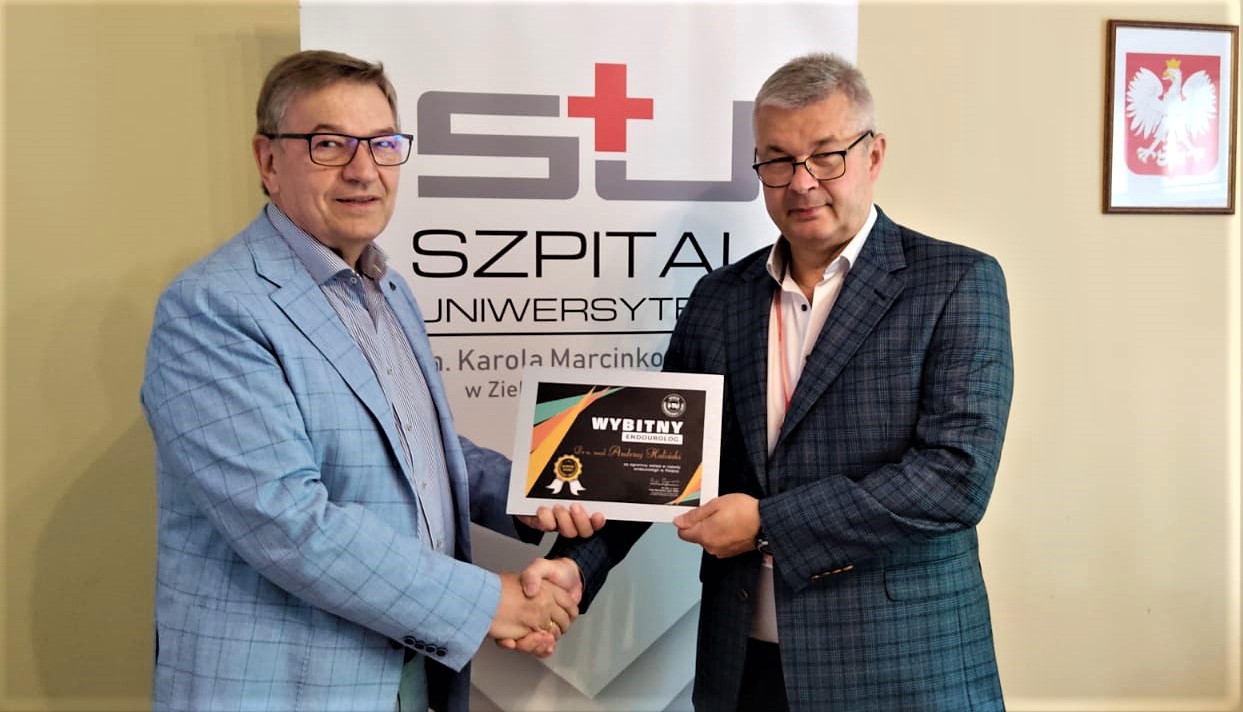 Nagrody dr. n. med. Andrzejowi Halińskiemu pogratulował m.in. prezes zielonogórskiej lecznicy dr Marek Działoszyński