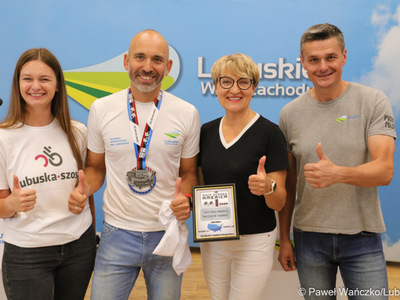 Województwo Lubuskie inwestuje w promocję regionu poprzez sport, m.in. kolarstwo. Na zdjęciu - Weronika Janik, organizatorka ultramaratonu Lubuska Szosa oraz Krzysztof Fechner, trzeci Polak w historii, który pokonał wyścig kolarski Race Across America.