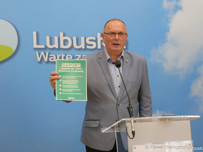 Konferencja prasowa z udziałem wicemarszałka województwa lubuskiego Stanisława Tomczyszyna i radnego województwa Zbigniewa Kołodzieja