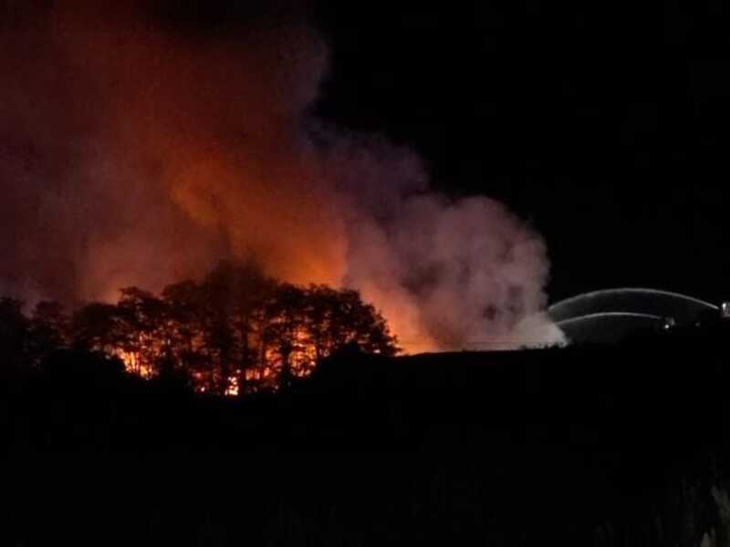 Pożar hali ze składowiskiem substancji niebezpiecznych w Zielonej Górze Przylepie